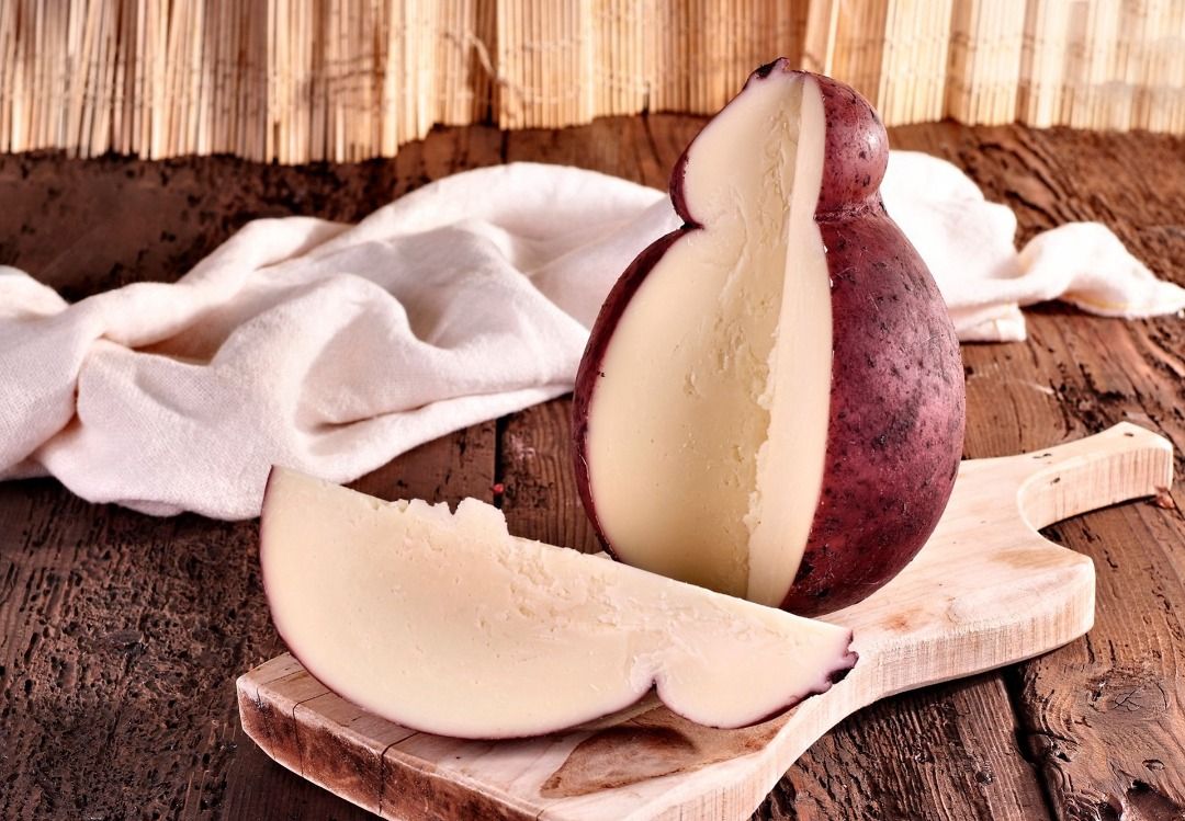 Caciocavallo barricato vino rosso